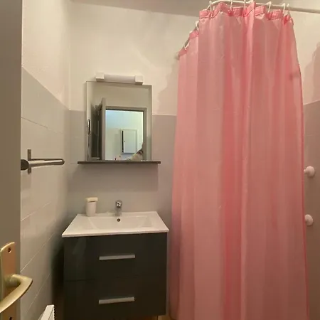 Studio Lumineux Avec Balcon, Proche Thermes, Wifi Gratuite, Lave-linge, Non-fumeur, Parking A Proximite - Fr-1-503-173 Appartamento *